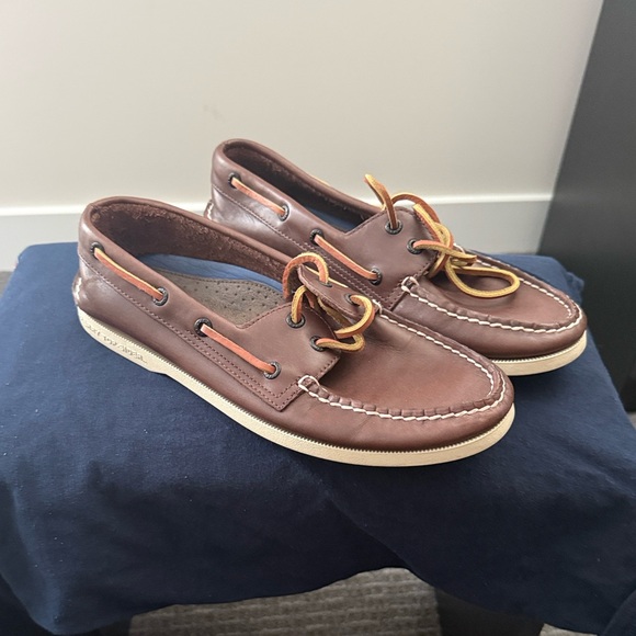 Sperry Men's Brown Leather Boat Shoes - Picture 1 of 6